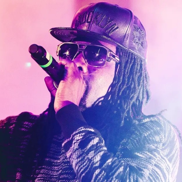 Wale Performing ♫Mirrors♫ And ♫The MC♫ At Frontier Fiesta